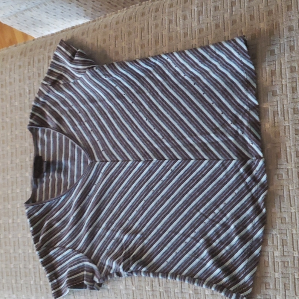 Limited women's strimpzd v-neck top, stretch materiql size M